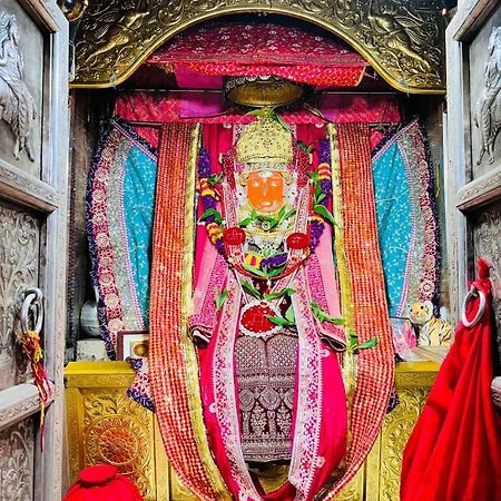 Jai Hanuman Guest House Palsana  外观 照片