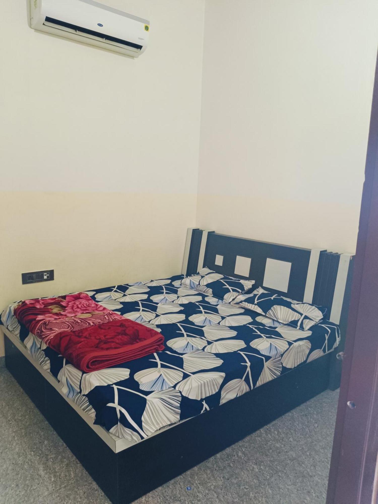 Jai Hanuman Guest House Palsana  外观 照片