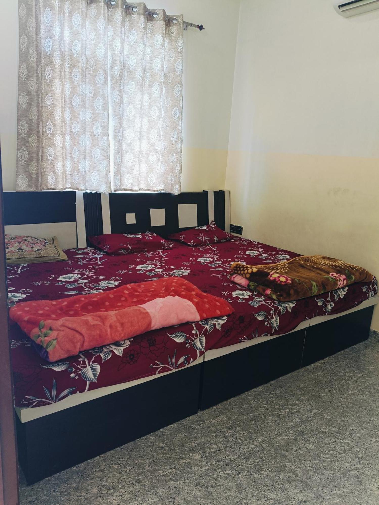 Jai Hanuman Guest House Palsana  外观 照片
