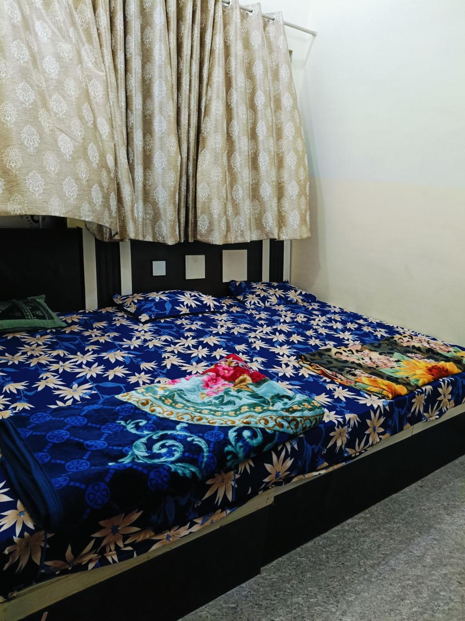 Jai Hanuman Guest House Palsana  外观 照片