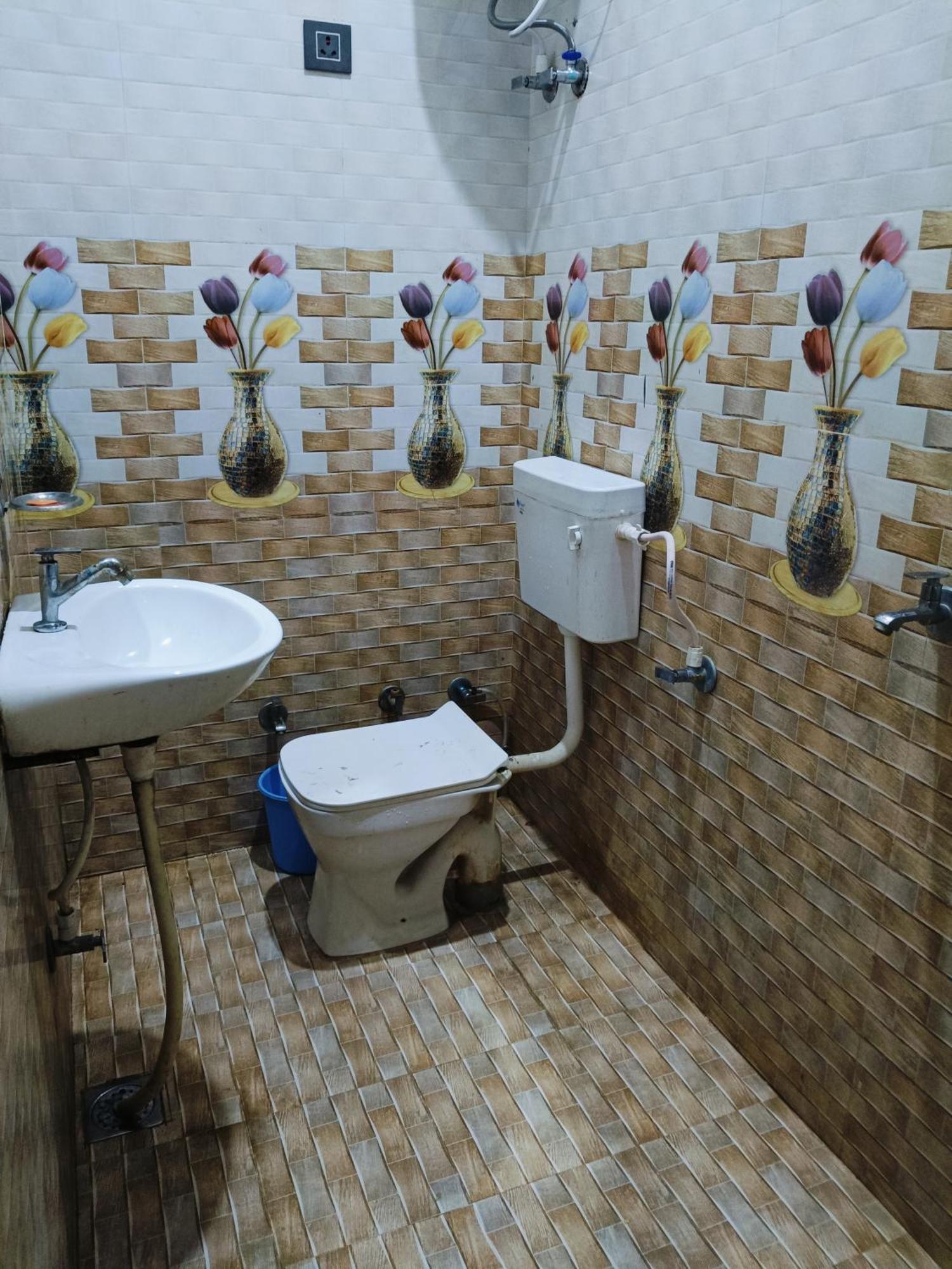 Jai Hanuman Guest House Palsana  外观 照片
